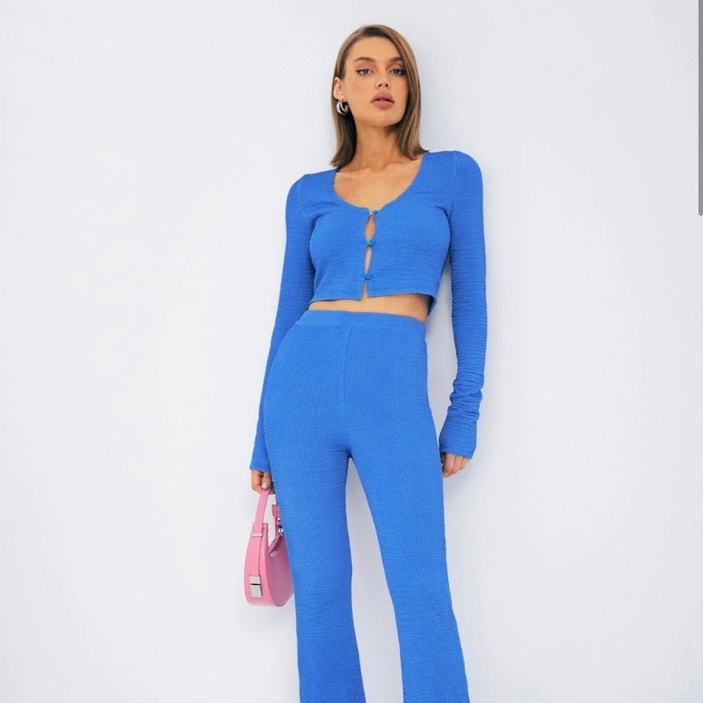 Solado Button Front Texture Long Sleeve Crop Top … - image 3